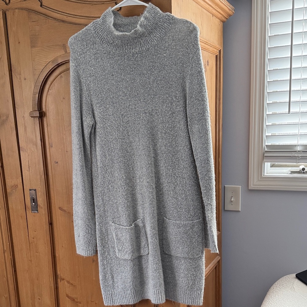 Max Studio Gray Long Sleeve Dress